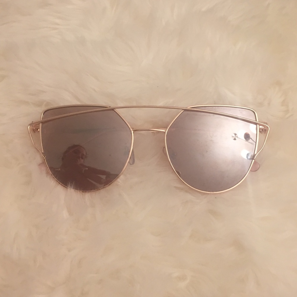 Rose gold trendy sunglasses